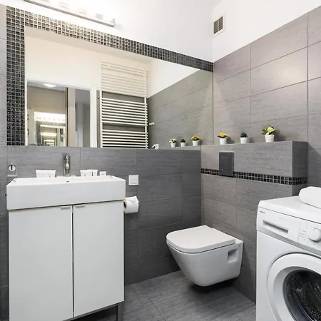 Czarnieckiego With Free Parking By Renters Apartamento